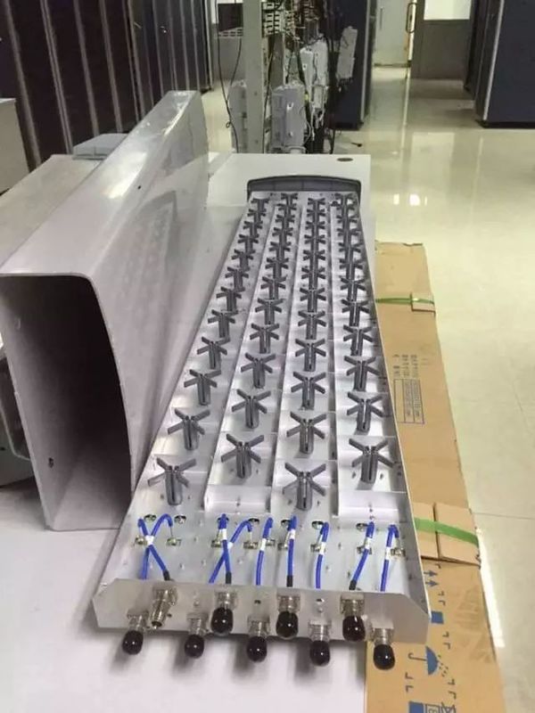 Cellular / Mobile Base Station Antenna 1525° Polarization FAD Listed