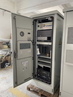 19-Inch 18U Standard Outdoor Telecom Cabinet with Integrated Cooling System and Stainless Steel Front Door